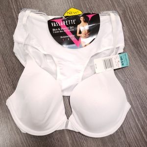 Vassarette Underwire Bra and Panty Set